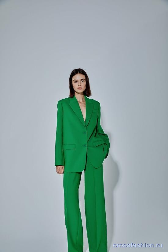 Зеленый - главный цвет осени 2021: Подборка вещей, образов и модных сочетаний 