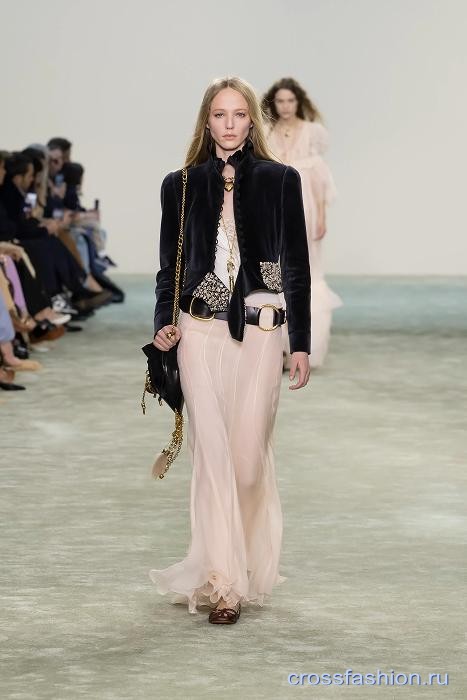 Chloe fall 2025 4