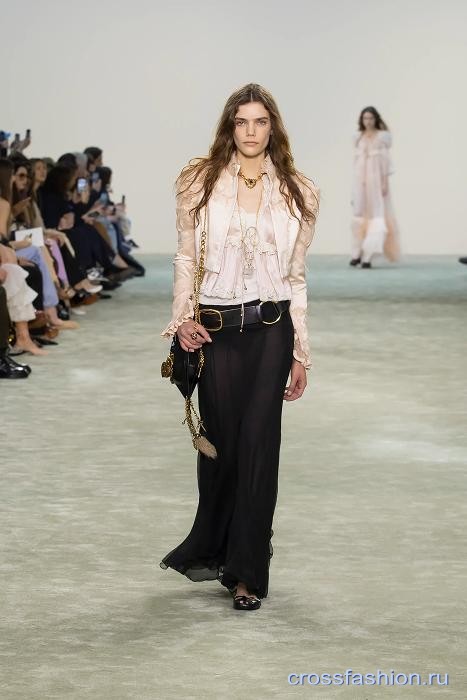 Chloe fall 2025 3