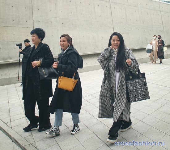 Street style Seoul Fashion week, march 2019. Стрит стайл Недели моды в Сеуле, день первый