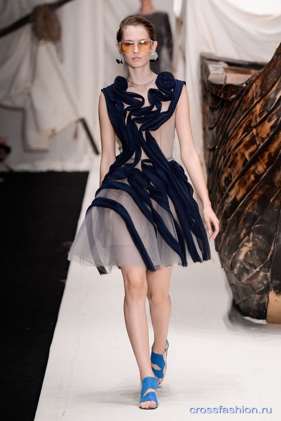 cf Alena Akhmadullina ss 2016 41