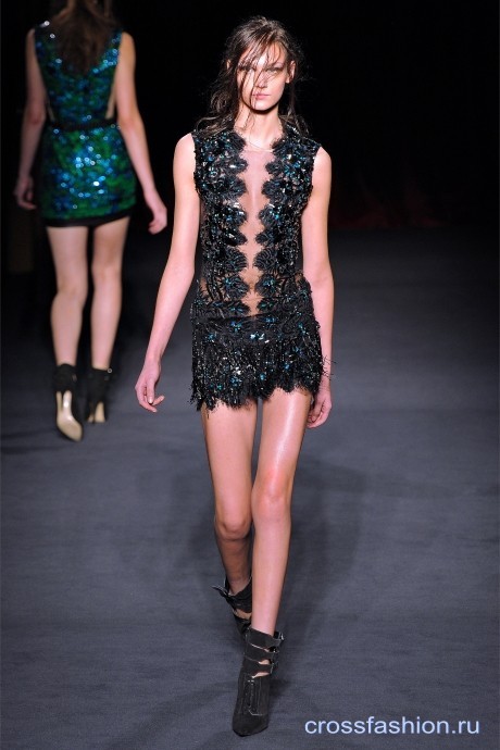 1373623249 julien macdonald collection autumn winter 2013 2014 12