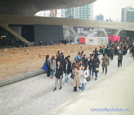 Street style Seoul Fashion week, march 2019. Стрит стайл Недели моды в Сеуле, день первый